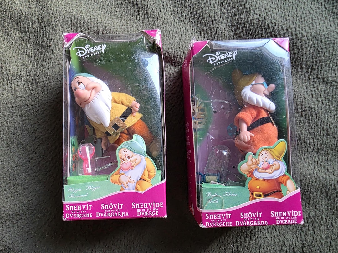 Vintage Disney Snow White Doc and Bashful Dwarf Doll Simba Sweden