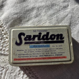 Rare vintage Saridon tin box by Hoffmann-La Roche, 1950s Swedish medicine container, collectible pharmaceutical advertising tin