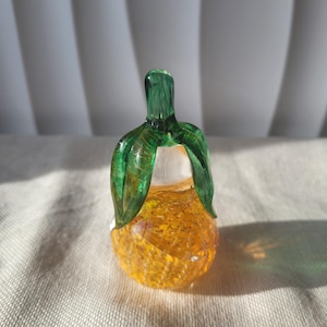 Vintage Murano Style Glass Pear Paperweight – Hand Blown Art Glass Figurine – Yellow Orange Fruit Decor – Collectible Gift