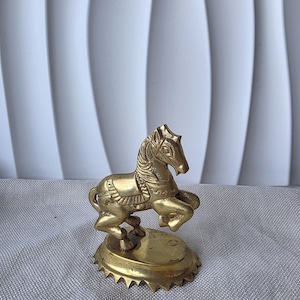 Vintage Brass Horse Figurine – Solid Brass Horse Sculpture with Ornate Base – Equestrian Home Decor, 4.13&quot;