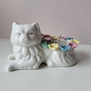 Vintage Ceramic White Kitty Cat Pin Cushion, Sewing Pin Holder, Made in Taiwan