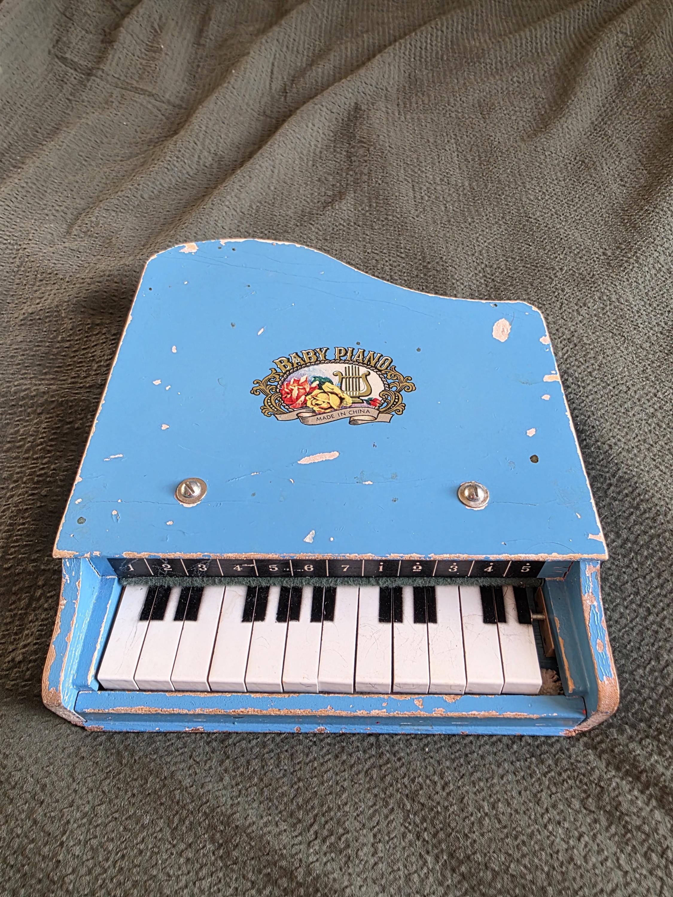 ヴィンテージのおもちゃのピアノ - Etsy 日本