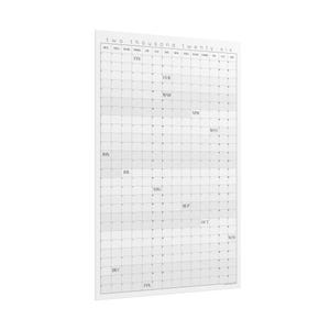 Op de afbeelding: Een grote, rechthoekige wandkalender voor het jaar 2026. De kalender is wit met een raster van grijze vierkanten voor elke dag. Maanden staan bovenaan en aan de zijkant. De tekst "two thousand twenty-six" staat bovenaan.