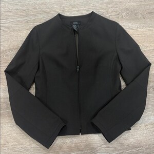 Veste blazer BCBG Max Azria en laine avec fermeture éclair sur le devant Noir Taille 6 Minimaliste structuré image 3