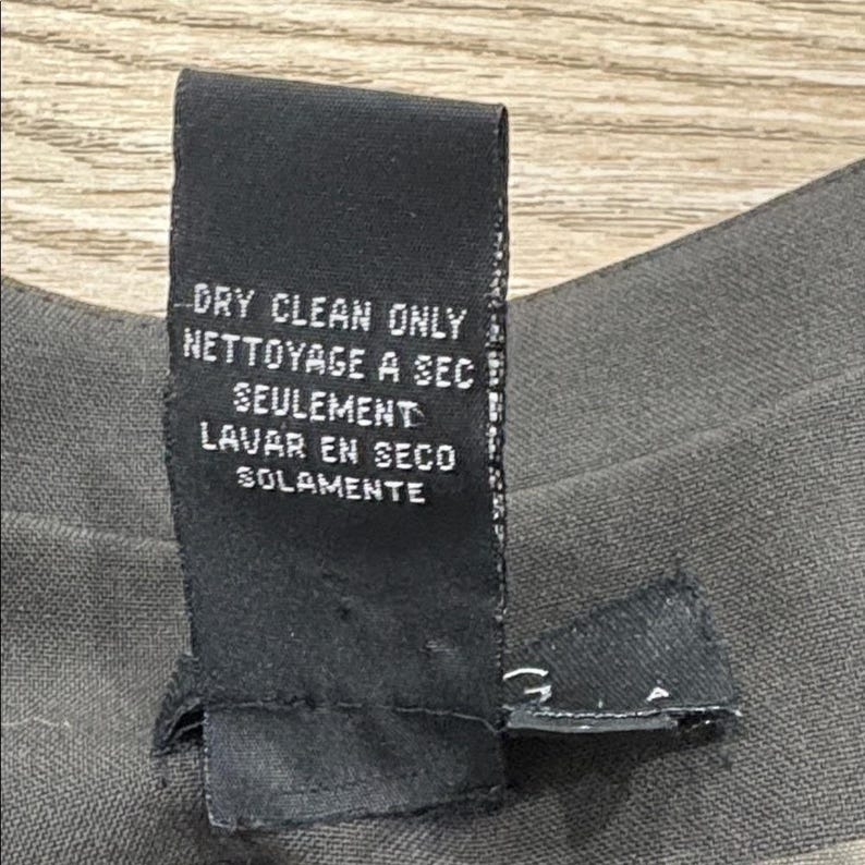Veste blazer BCBG Max Azria en laine avec fermeture éclair sur le devant Noir Taille 6 Minimaliste structuré image 8