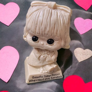 Vintage W & R Berries Co. 1970 Beautiful Things Happen When You Love Somebody Statue