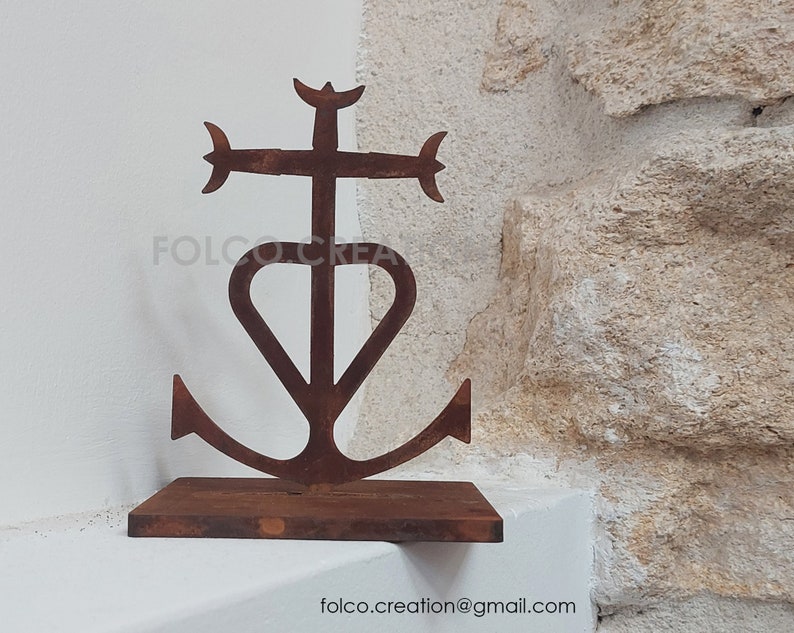 Camargue Cross / Guardians' Cross on base / to stand image 7