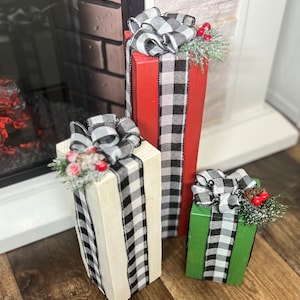 Regali di Natale in blocchi di legno, decorazioni rustiche in stile fattoria