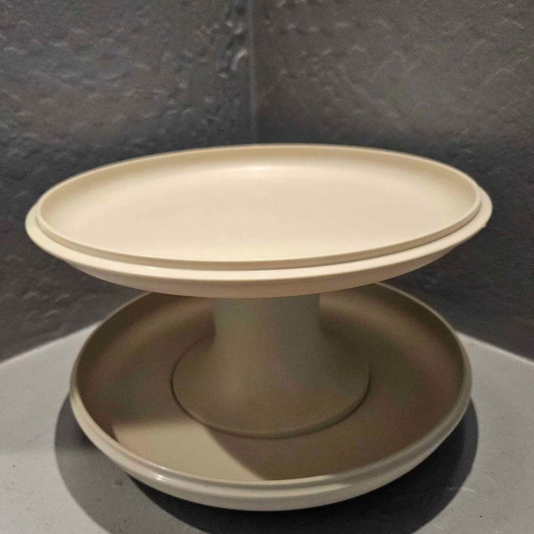 Stand Tupperware Tupperware 4 Piece Serve-it-all Beige Plastic Pedestal Plate Cake ...