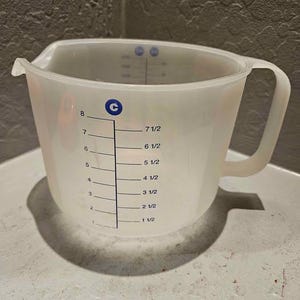 Tupperware mätkanna 2 liter / 8 koppar
