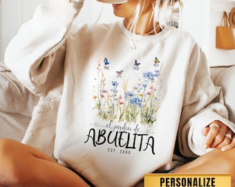 Personalized Abuela Sweatshirt, Custom Abuelita gift, Spanish Pregnancy Announcement Gift, Grandkids Name Shirt Regalo para Abuela de Nietos