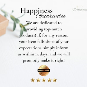 Puede incluir: Un fondo blanco con texto negro que dice "Happiness Guarantee". El texto explica que la empresa est&aacute; dedicada a proporcionar productos de primera calidad y ofrece una garant&iacute;a de satisfacci&oacute;n de 14 d&iacute;as. Un sello dorado con la palabra "Guarantee" est&aacute; debajo del texto. Cinco estrellas doradas est&aacute;n debajo del sello.