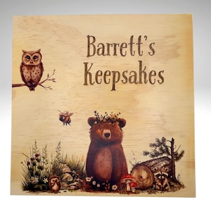 Caja de recuerdos para bebés personalizada / Caja de recuerdos de guardería con temática de bosque / Regalo con nombre personalizado grabado / Caja de recuerdos para niños / Diseño rústico / Caja de madera