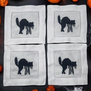 ハロウィン ナプキン セット | 不気味な黒猫の刺繍入りハロウィン ナプキン | バー カートの装飾 | 華やかな刺繍入り黒猫のナプキン セット
