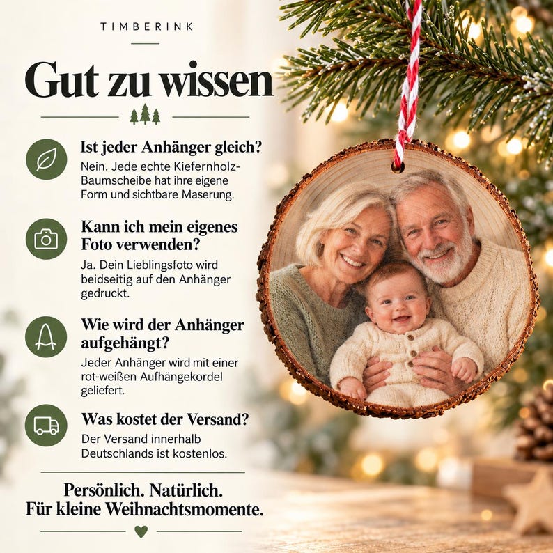 FAQ zum Weihnachtsanhänger mit Foto von Oma, Opa und Enkelkind: echte Kiefer, beidseitiger Fotodruck, Aufhängekordel und kostenloser Versand innerhalb Deutschlands.