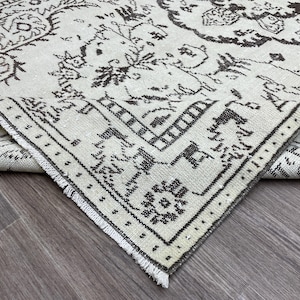5x9 Light Beige Brown Vintage Turkish Rug, Neutral Area Rug, Soft Oushak Rug, Hand-Knotted Wool Rug, Living Room, Bedroom Rug, 5.1x8.8 Ft