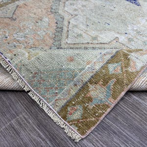 Alfombra turca vintage de 3x4 pies, color verde musgo terracota, anudada a mano, de lana anatolia, pequeña, ideal para baño, recibidor o cocina.