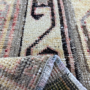 Alfombra de pasillo turca vintage beige y marrón de 2 x 5 pies, pequeña alfombra Oushak de patchwork de lana anudada a mano, ideal para pasillo, baño o entrada, 1,7 x 4,6 pies