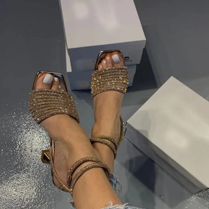 Gold Lackleder Brautschuhe: Glitzernde, hochhackige Brautsandalen