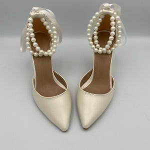 Elegant Pearl Ankle Strap Block Heel Shoes for the Stylish Bride