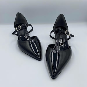 Women’s Pointed-Toe Patent Leather Flats with Buckle Strap – Elegant Work & Party Shoes (Burgundy, Black, Beige, EU 35–40)