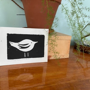 Tarjeta de regalo hecha a mano, Impresión en linóleo, Tarjeta de pájaro hecha a mano, Tarjeta de regalo, Blanco y negro, Impresión hecha a mano, Estampado animal, Estampado de pájaro, Tarjeta de agradecimiento