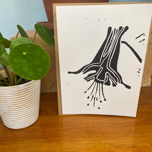 Carte de fleurs faite main, impression linogravure, fleur, carte de voeux, impression linogravure originale, carte de fête des mères, oeuvre d'art originale, art de la nature, art floral