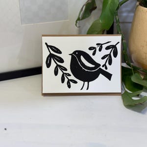 Tarjeta de pájaro hecha a mano, impresión en linóleo, tarjeta de felicitación original, arte en linóleo, día de la madre o del padre, arte para mascotas, inauguración de la casa, cumpleaños, impresión en relieve