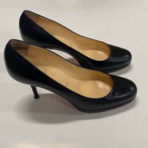 Authentic CHRISTIAN LOUBOUTIN women heeled shoes. Size EU 38. Pre-owned