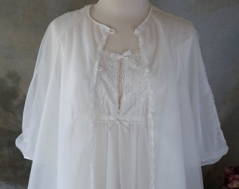 Vintage 60s Vassarette White Nightgown & Robe Set Lingerie Romantic Royalcore Bridal Wedding PrincessLace Detail