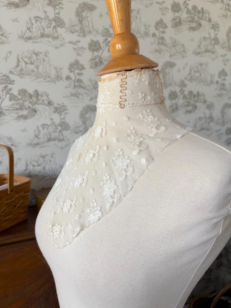 Set of 2 Antique Lace Collars: Victorian/Edwardian 1890s-1910s High Neck, Ruffles, Embroidery image 4