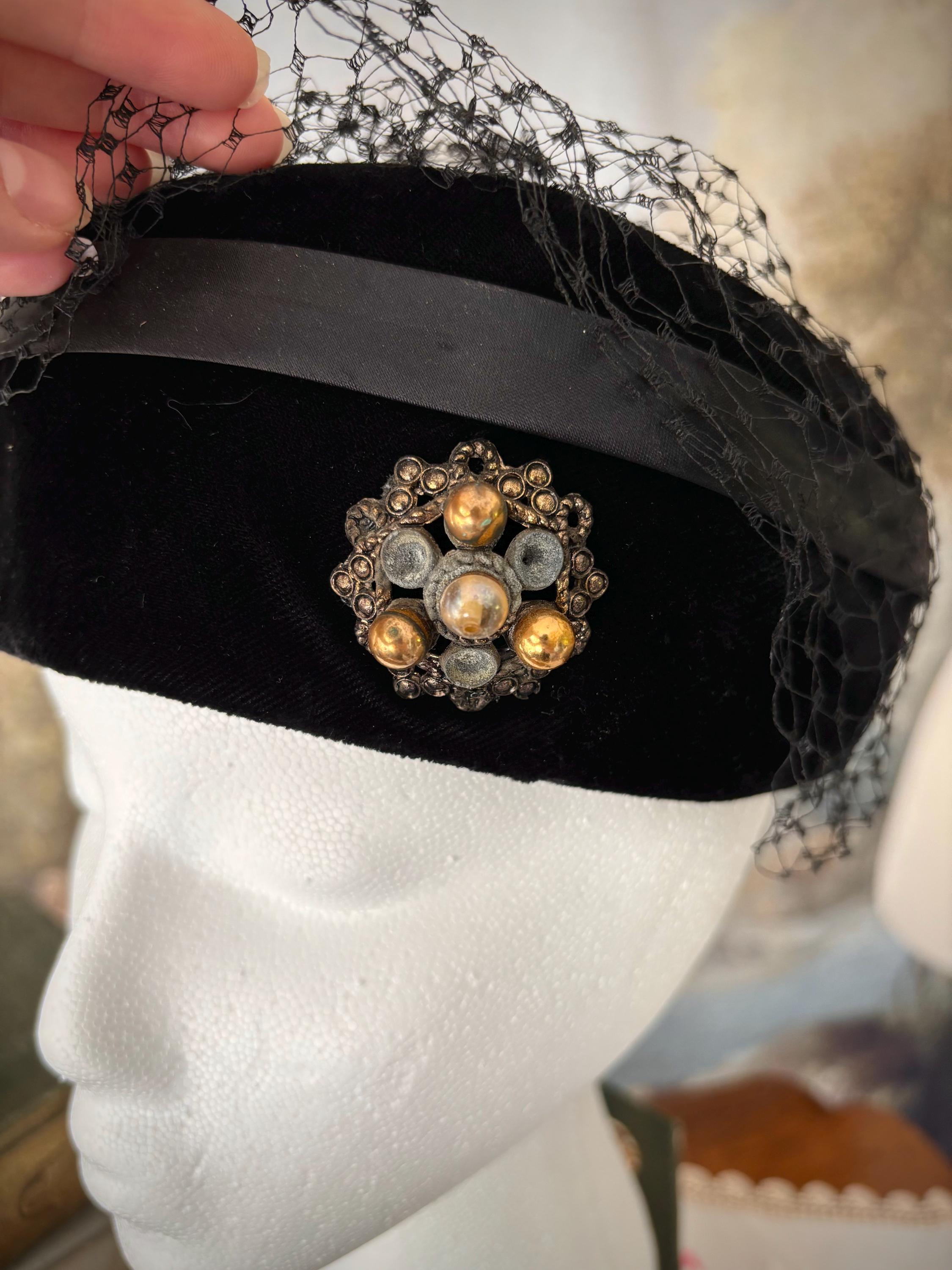 Favorette 1950s Vintage Black Velvet Pillbox Hat w/ Rhinestone Brooch & Netting Vintage Pillbox Hat 50s Black Velvet Tulle Netting Bow  main image 2