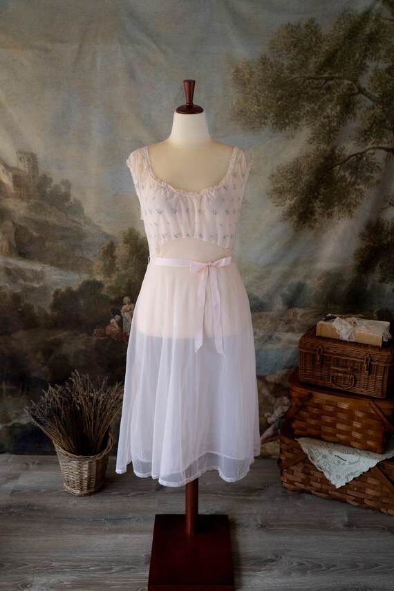 Vintage 50s Trillium Pretty Soft Pink Nightgown wi