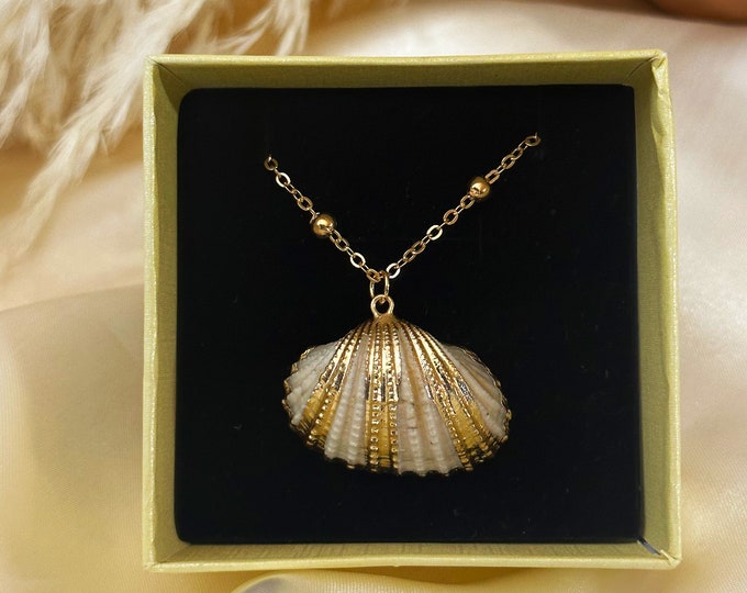 beach necklace •  Beach wedding necklace • shell pendant • beach lover gift • gift for her