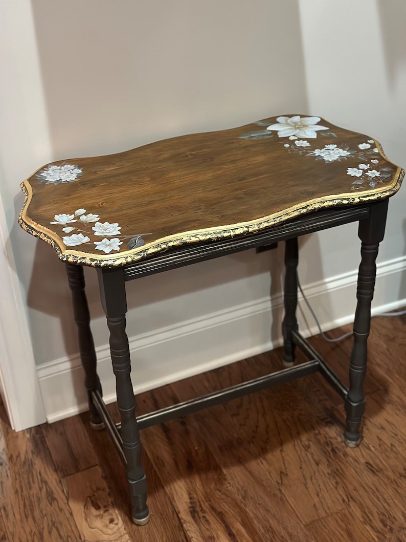 Refinished Antique Accent Table / Floral Découpage / 24k Gold Leaf Etsy