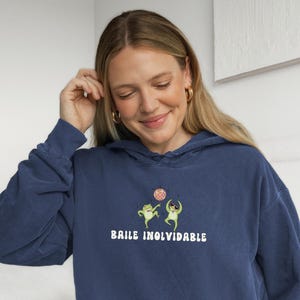 Debi Tirar Mas Fotos hoodie, Baile inolvidable Comfort Colors® hoodie gift, Latin Music, Reggaeton Fan gift Comfort Colors sweater