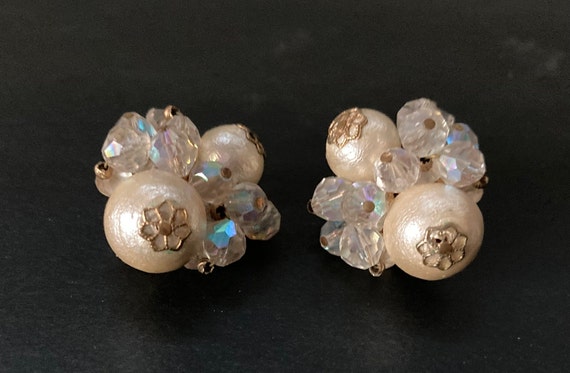 Vintage Signed Vendome Clip On Earrings Faux Pear… - image 1