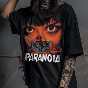 Camiseta paranormal de mujer espeluznante, ropa alternativa de merchandising de películas de terror vintage, camiseta retro de los años 80, póster artístico aterrador de los años 80 con murciélagos no muertos