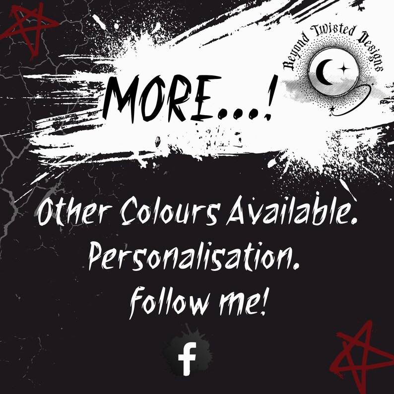Puede incluir: Gr&aacute;fico en blanco y negro con el texto "MORE...!" y "Other Colours Available. Personalisation. Follow me!" Un logotipo de Facebook est&aacute; en la parte inferior. Un logotipo con una media luna est&aacute; en la esquina superior derecha.