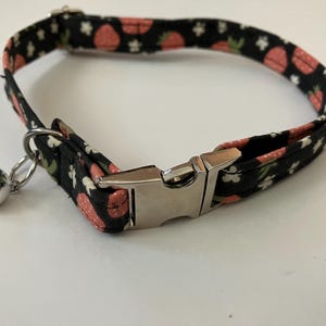 Strawberry Kittenplay Collar