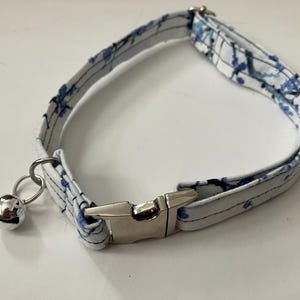 Blue Blossoms Kittenplay Collar