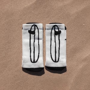 Calzini da surf: design longboard unisex, "In Waves We Trust" - Regalo per surfisti