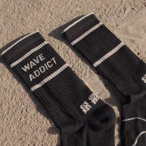 Wave Addict-surfsokken: uniseks zwart-beige surfcadeau – cadeau voor surfer