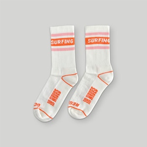 GOING SURFING Surfsocken orange pink wollweiß mit dem Spruch Ripsband mit Streifen für surfende Menschen UNISEX Bild 3