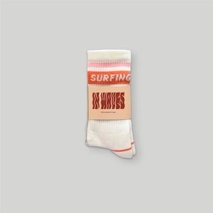 GOING SURFING Surfsocken orange pink wollweiß mit dem Spruch Ripsband mit Streifen für surfende Menschen UNISEX Bild 6