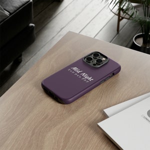 JDM Mobilskal Mid Night Club JDM Lover Mobilskal Minimalistiskt iPhoneskal Djupt Lila