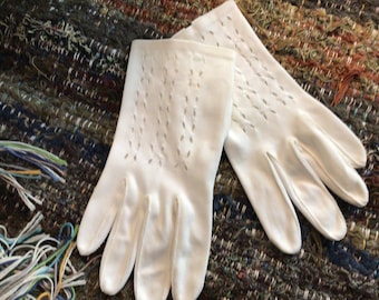 Vintage Fownes Gloves, Size 7, Medium Soft Ivory, Nylo, Shorties