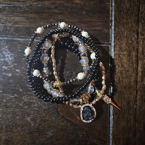 Schwarz und Gold Perlen Armband Set