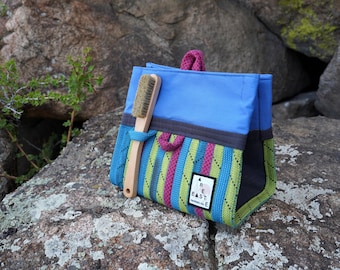 Balde de magnésio, corda de escalada aposentada, meu guia de escalada, bolso com zíper