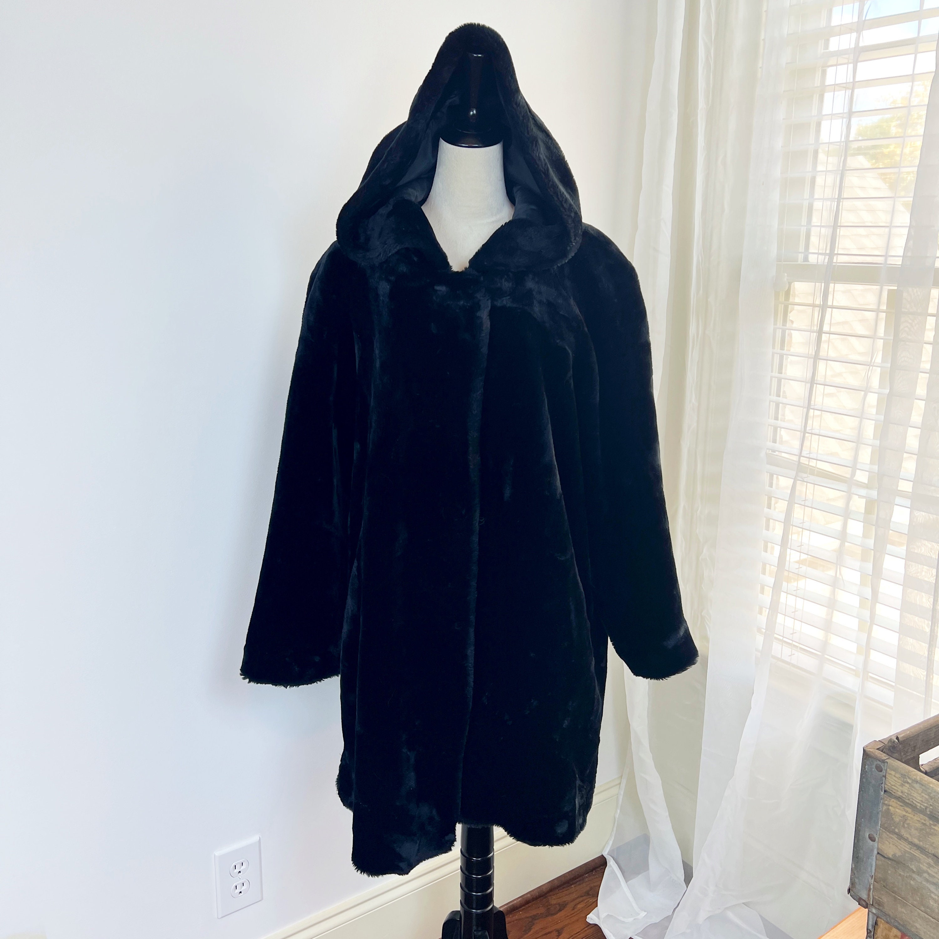 FAUX FUR Hooded Coat/vintage 90s Dennis Basso Black Faux Fur FAUX FUR Hooded Coat/vintage 90s Dennis Basso Black Faux Fur